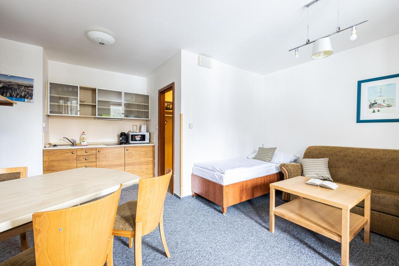 Hotel Petrovy Kameny Карлова-Студанка Экстерьер фото