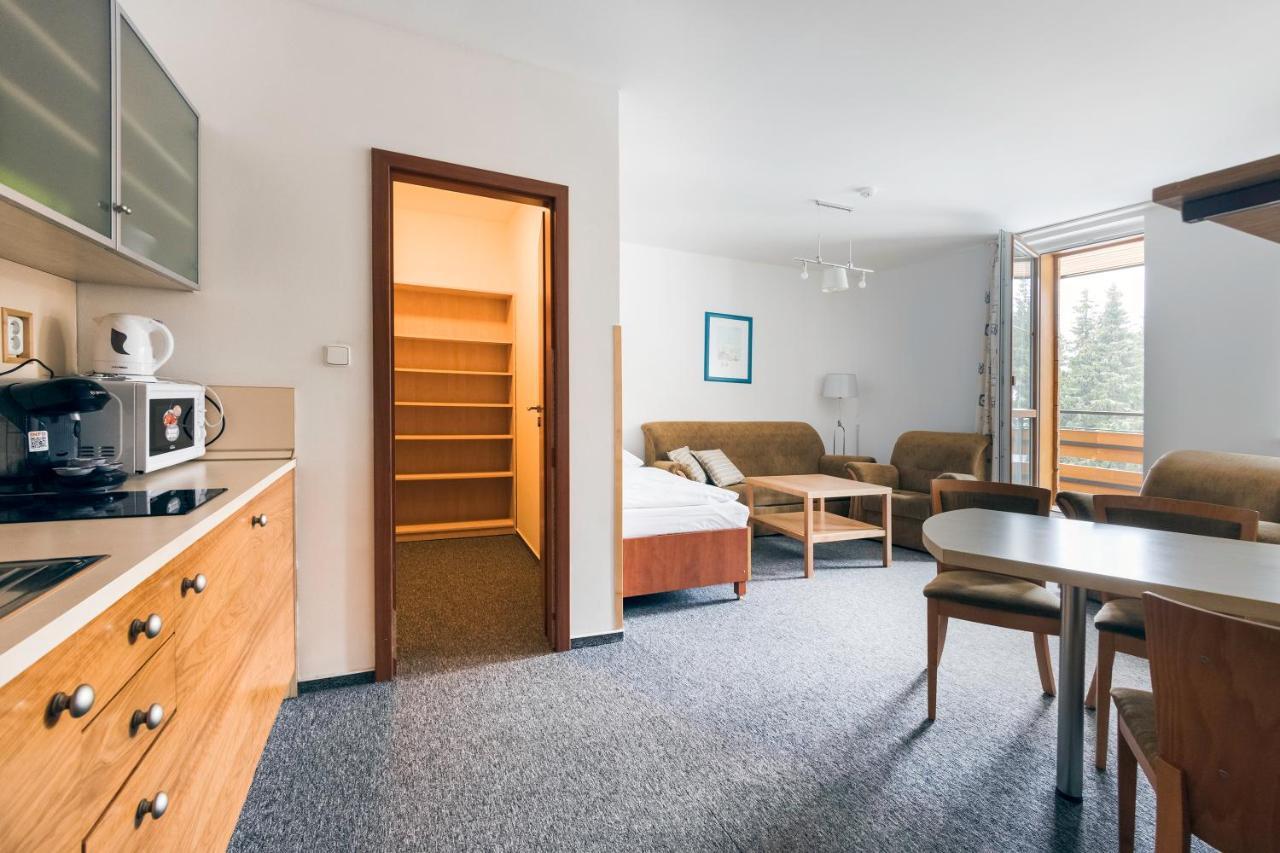 Hotel Petrovy Kameny Карлова-Студанка Экстерьер фото