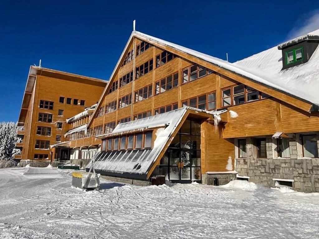 Hotel Petrovy Kameny Карлова-Студанка Экстерьер фото